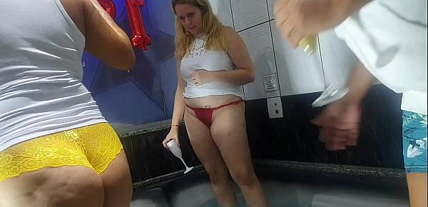  Primeiro anal do ano de Melissa Alecxander na festa de ano novo do Xvideos. Atores revelam o que desejam para 2021.  Paty Bumbum, Russo, Brinquedo,  Wallif Santos, El Toro De Oro.